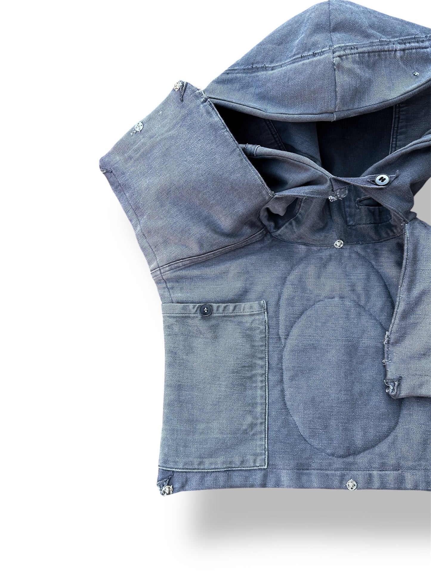 „Triple Collar Jacket“ + „Adjustable Shoulder Cape“