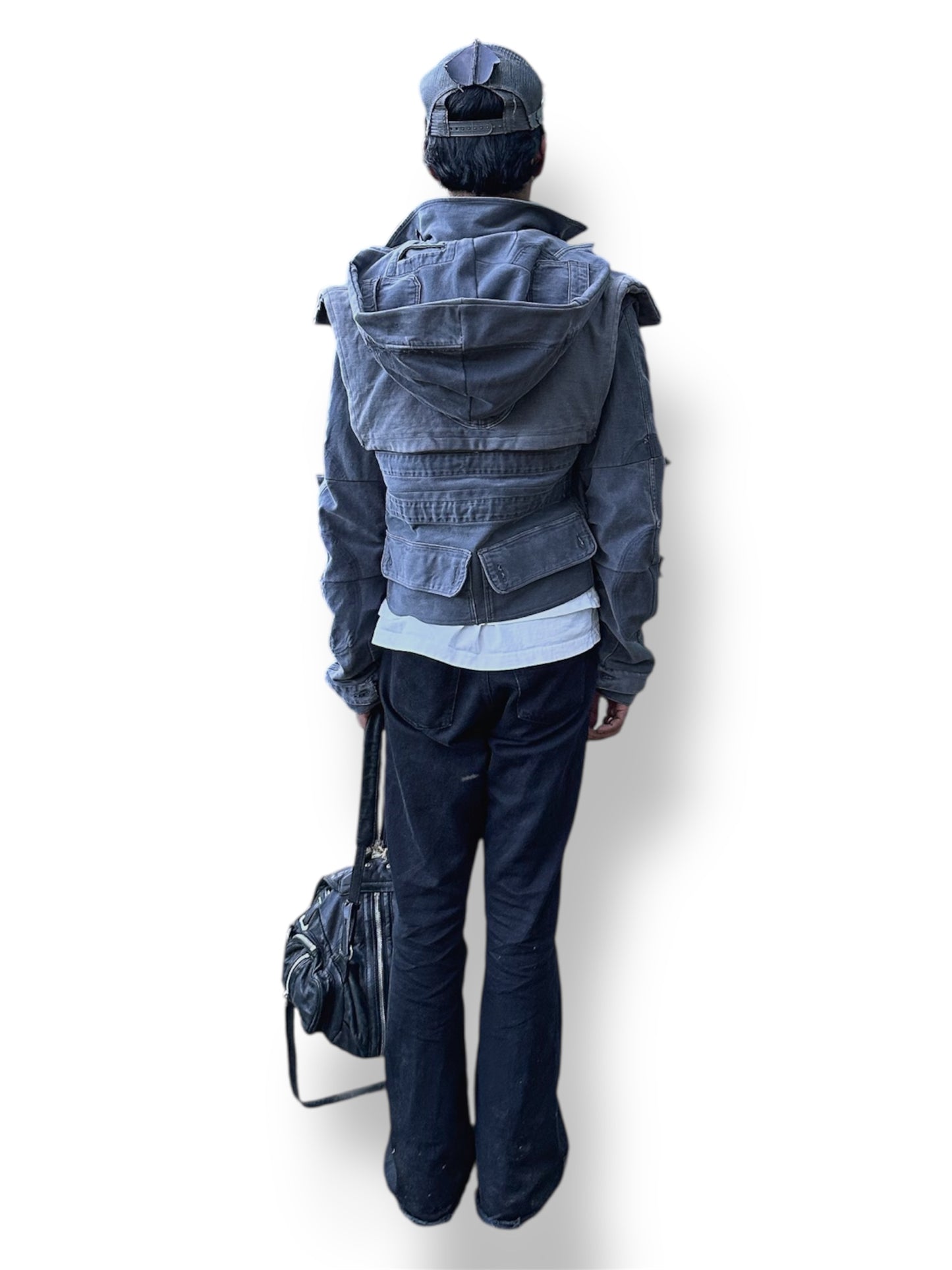 „Triple Collar Jacket“ + „Adjustable Shoulder Cape“